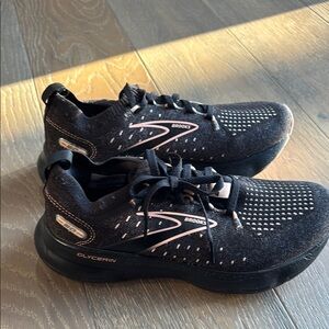 Brooks Women’s sneakers